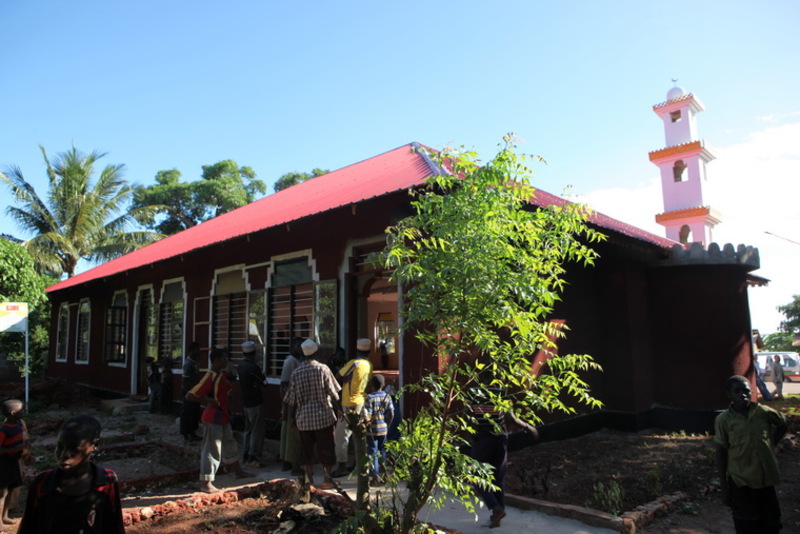 IHH inaugurates two mosques and Quran schools in Zanzibar 