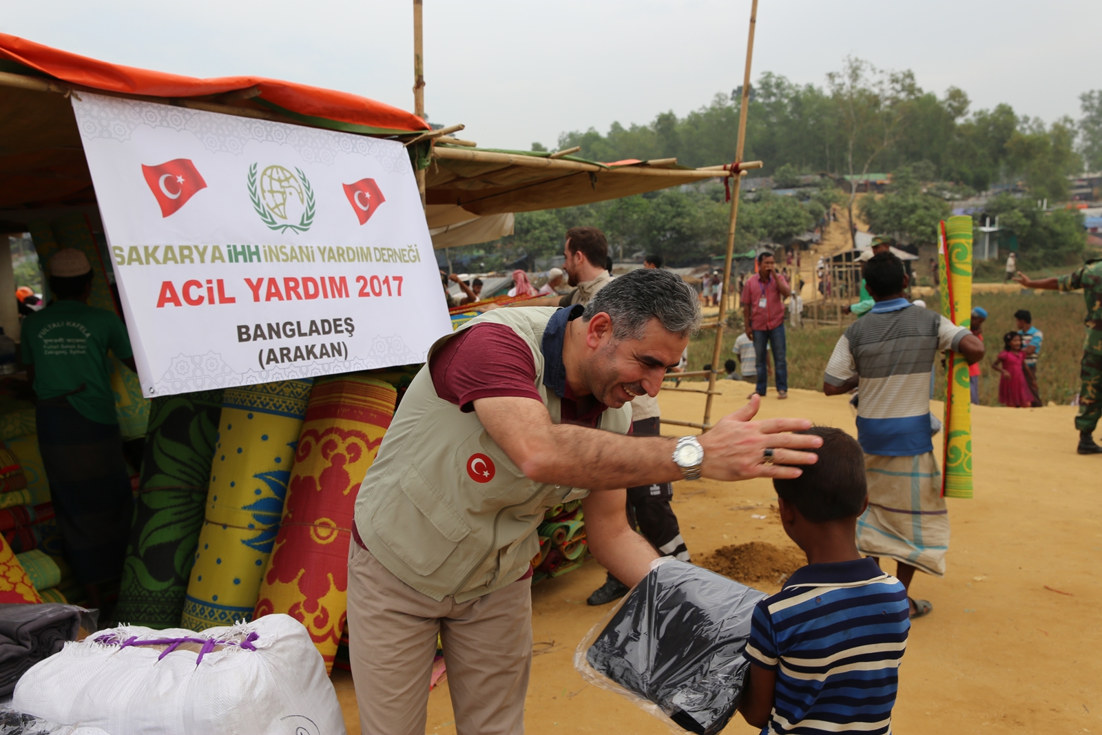 ihh-arakan-yardimlari-3.jpg