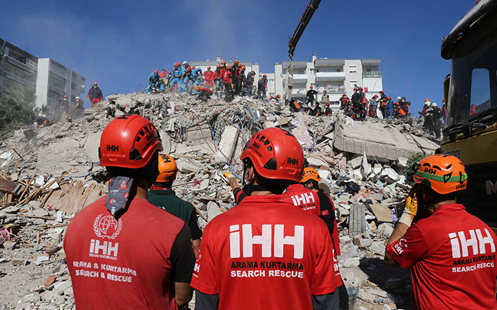 DEPREM İNSAN KURTARMA İHH ile ilgili görsel sonucu