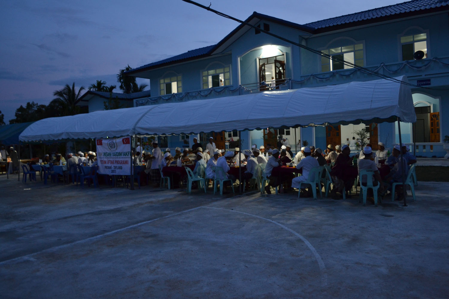 patani-ramazan-2013-sifa-yetimhanesi-iftar-pro.jpg